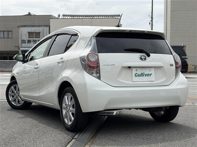 Toyota AQUA 2014 8006065-13
