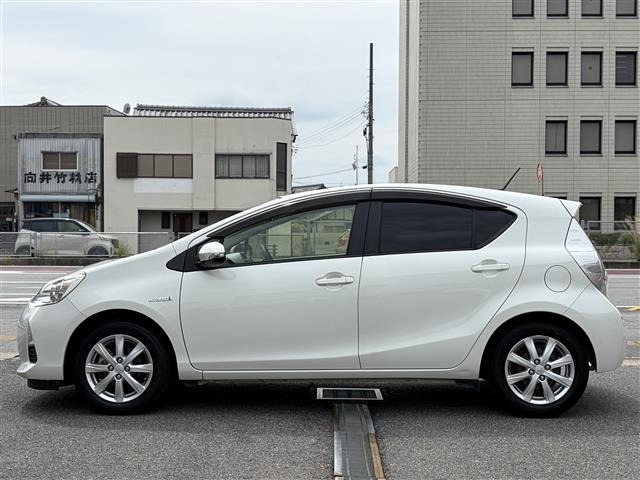 Toyota AQUA 2014 8006065-7