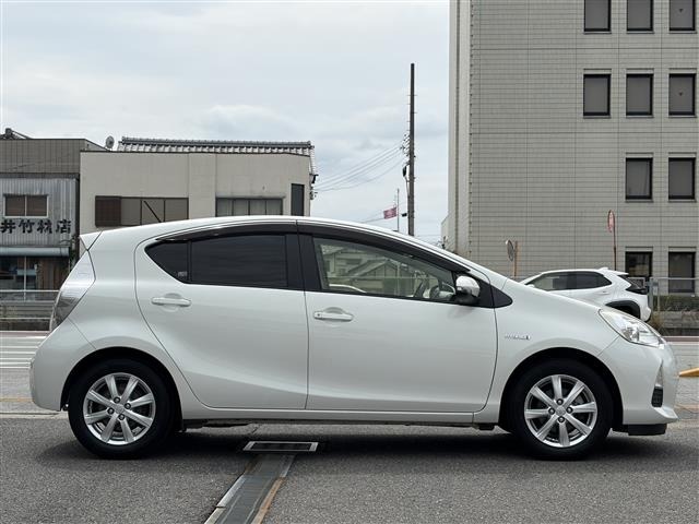 Toyota AQUA 2014 8006065-9