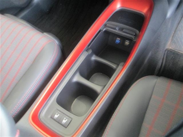 Toyota AQUA 2023 8006078-5