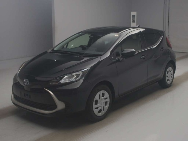Toyota AQUA 2021 8006117-0