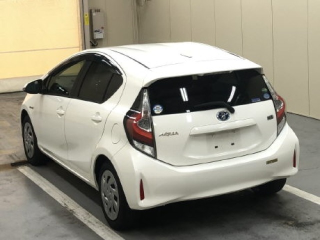 Toyota AQUA 2019 8006224-1