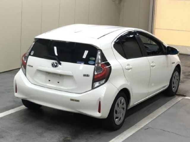 Toyota AQUA 2019 8006224-3