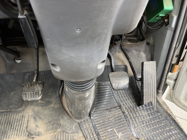 Nissan ATLAS 1992 7988975-4
