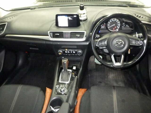 Mazda AXELA 2018 7996456-3