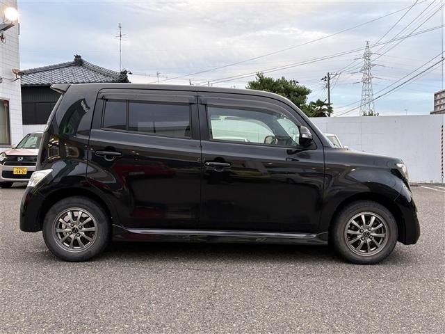 Toyota BB 2011 8002170-2
