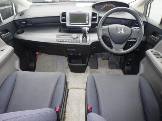 Honda FREED 2009 8015677-3