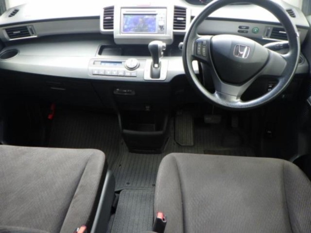 Honda FREED 2013 8015690-3
