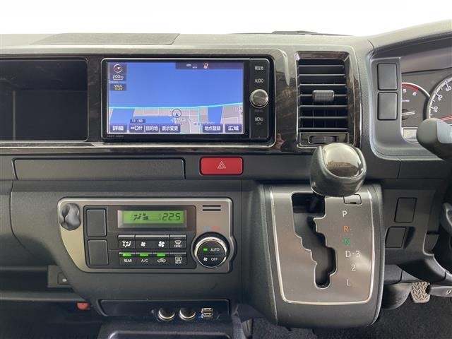 Toyota HIACE VAN 2016 8000985-10
