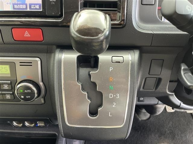 Toyota HIACE VAN 2016 8000985-9