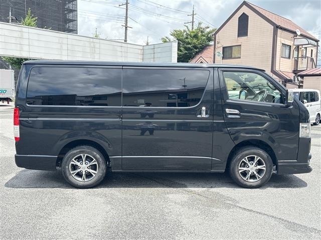 Toyota HIACE VAN 2021 8001051-1
