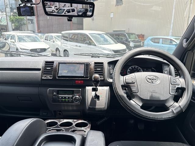 Toyota HIACE VAN 2021 8001051-14