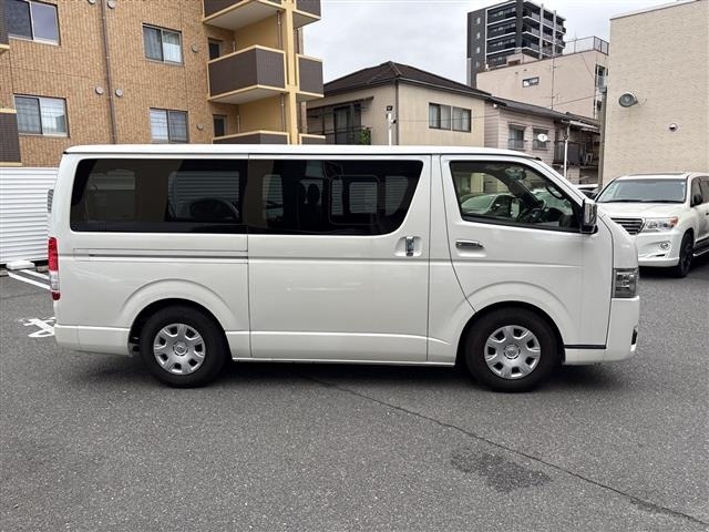 Toyota HIACE VAN 2023 8001064-1