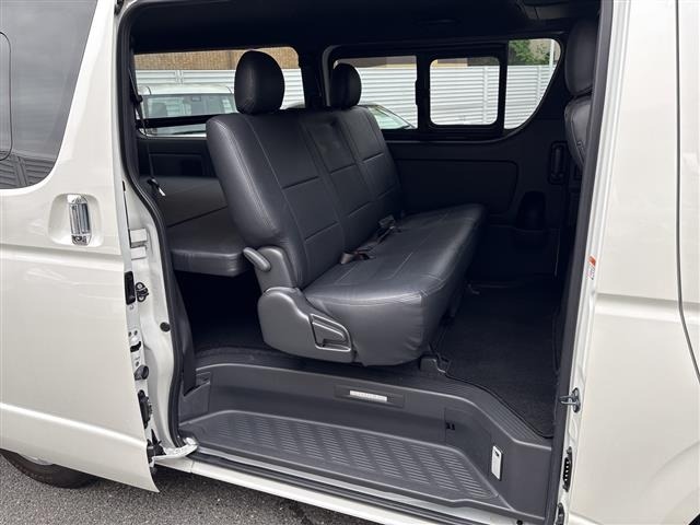 Toyota HIACE VAN 2023 8001064-12