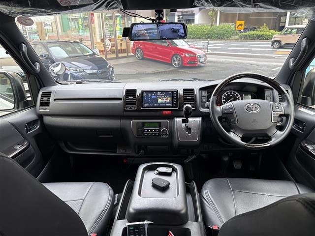 Toyota HIACE VAN 2023 8001064-2