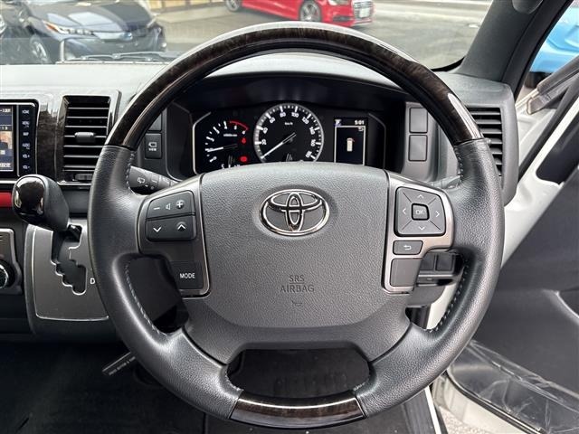 Toyota HIACE VAN 2023 8001064-4