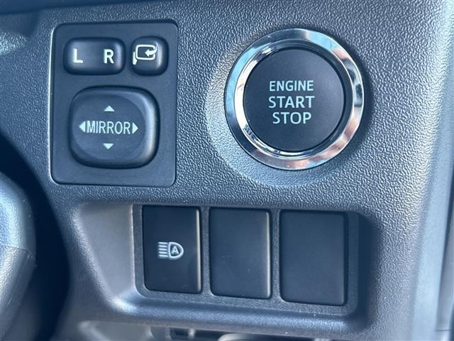 Toyota HIACE VAN 2023 8001081-12