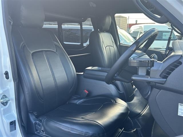 Toyota HIACE VAN 2023 8001081-3