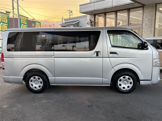 Toyota HIACE VAN 2015 8001082-1
