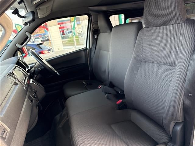 Toyota HIACE VAN 2015 8001082-8