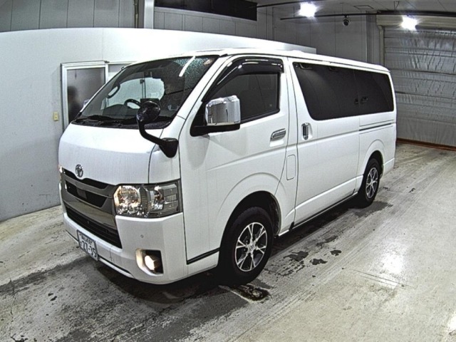 Toyota HIACE VAN 2021 8001923-4