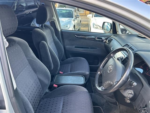 Toyota IPSUM 2004 8014732-1