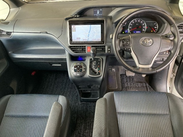 Toyota NOAH 2014 8006541-3