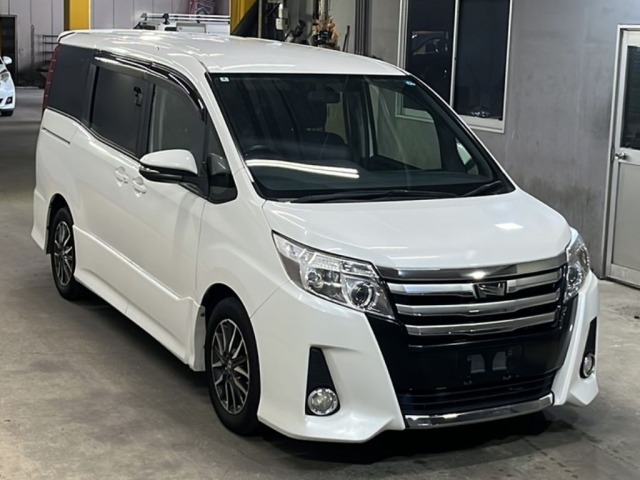 Toyota NOAH 2014 8006541-4