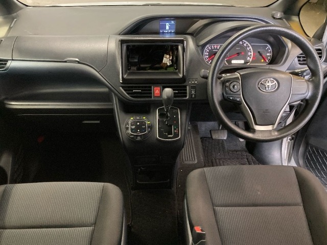 Toyota NOAH 2015 8006559-3