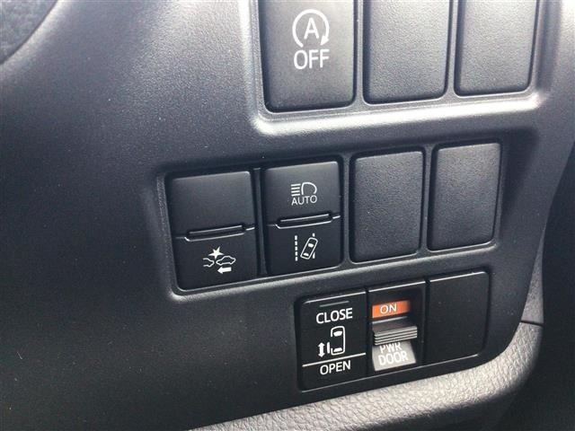 Toyota NOAH 2019 8006943-1