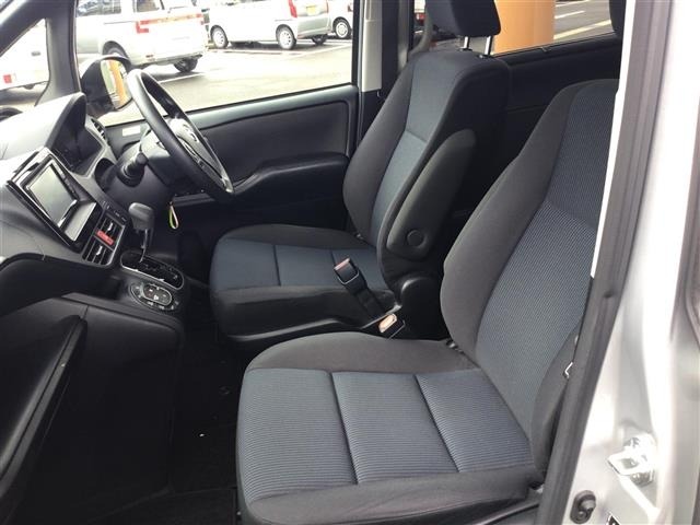 Toyota NOAH 2019 8006943-11