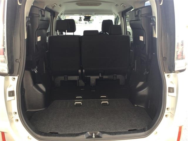 Toyota NOAH 2019 8006943-22
