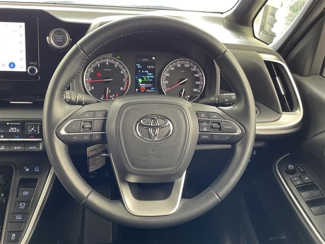 Toyota NOAH 2022 8009389-10