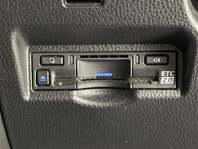 Toyota NOAH 2022 8009389-18