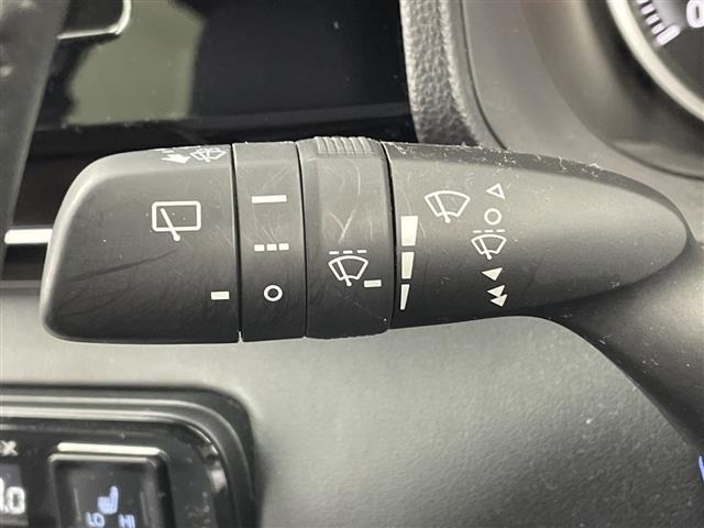 Toyota NOAH 2022 8009389-3