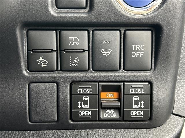 Toyota NOAH 2018 8009516-19