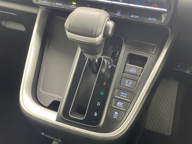 Toyota NOAH 2025 8009682-10