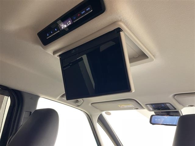 Toyota NOAH 2022 8009881-16