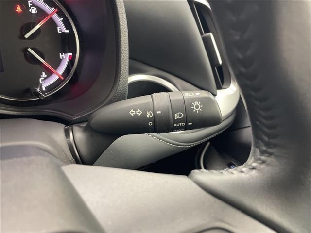 Toyota NOAH 2022 8009881-5