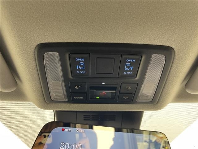 Toyota NOAH 2022 8009881-9