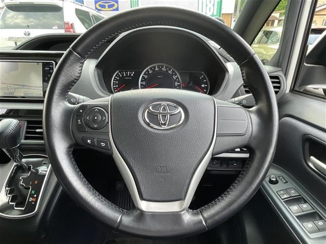 Toyota NOAH 2016 8009929-4