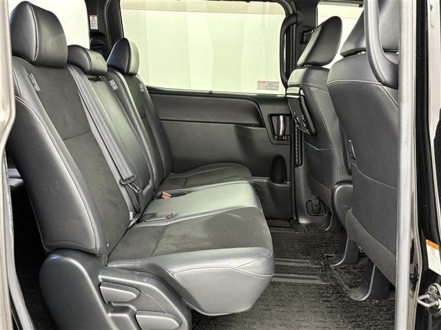 Toyota NOAH 2019 8009960-11