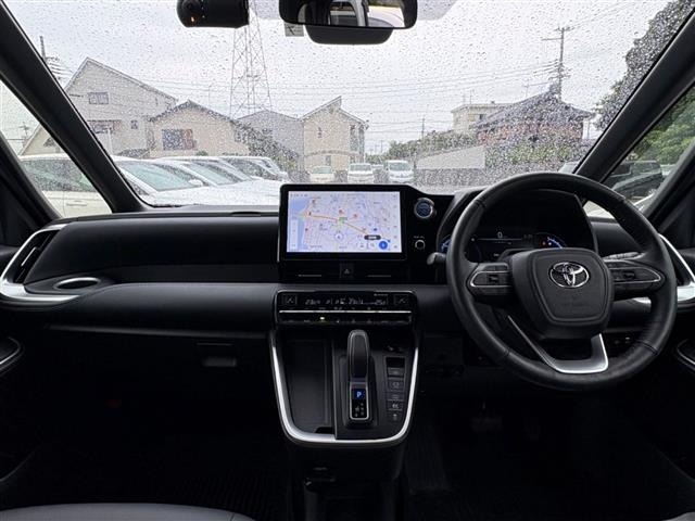 Toyota NOAH 2022 8009983-18