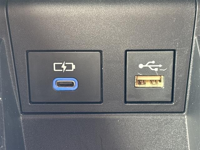 Toyota NOAH 2022 8009983-2