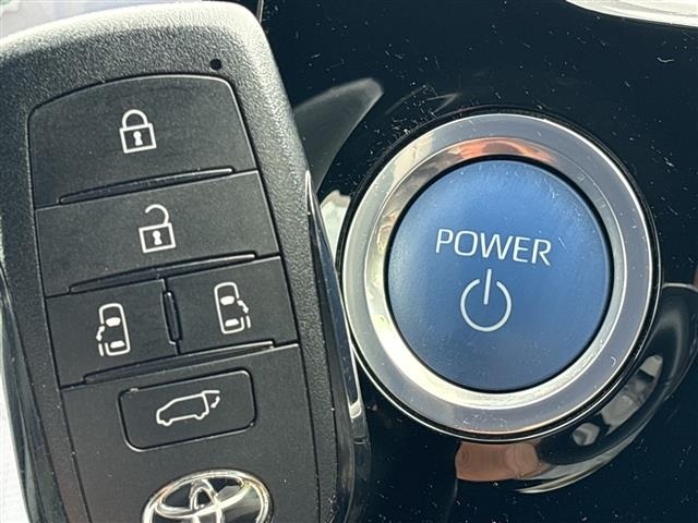 Toyota NOAH 2022 8009983-8