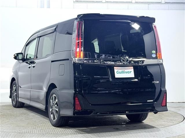 Toyota NOAH 2018 8010017-16