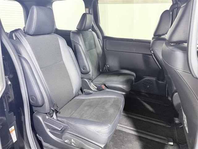 Toyota NOAH 2018 8010017-22
