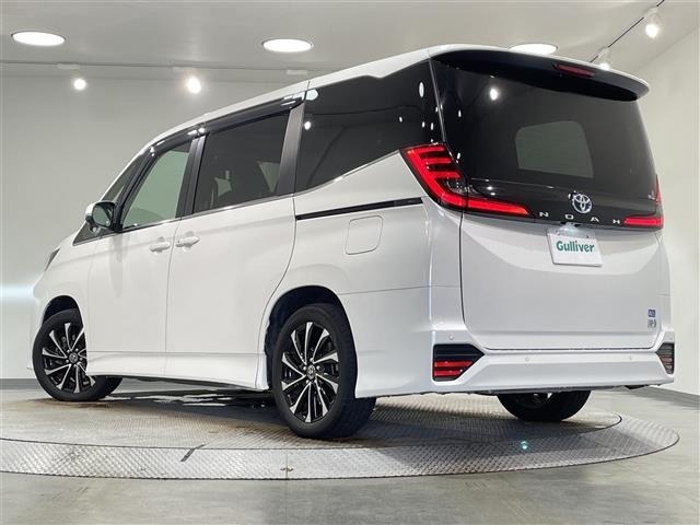 Toyota NOAH 2024 8010055-14