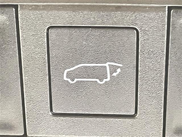 Toyota NOAH 2024 8010055-17
