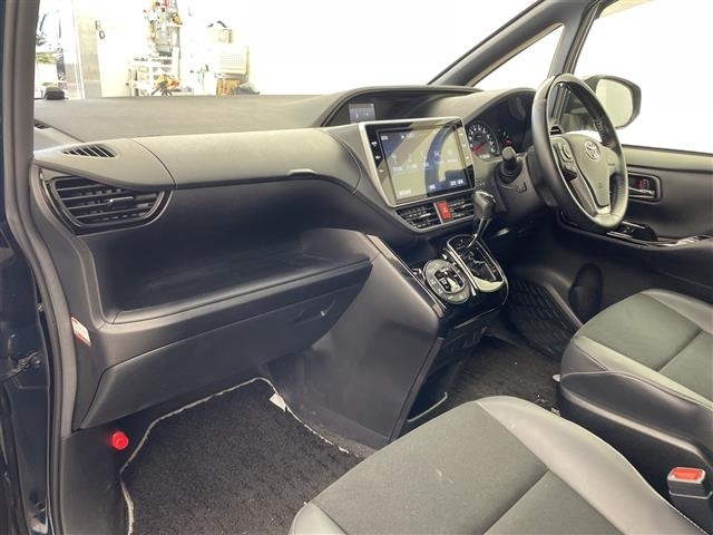 Toyota NOAH 2019 8010075-11